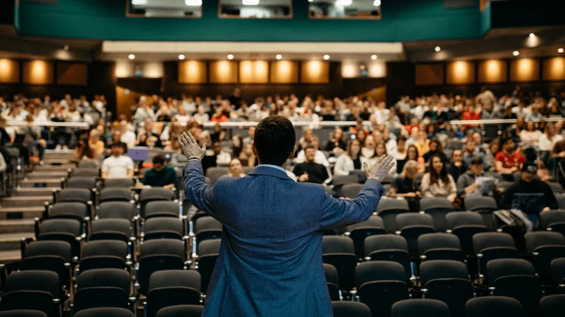 lecture hall 810x456