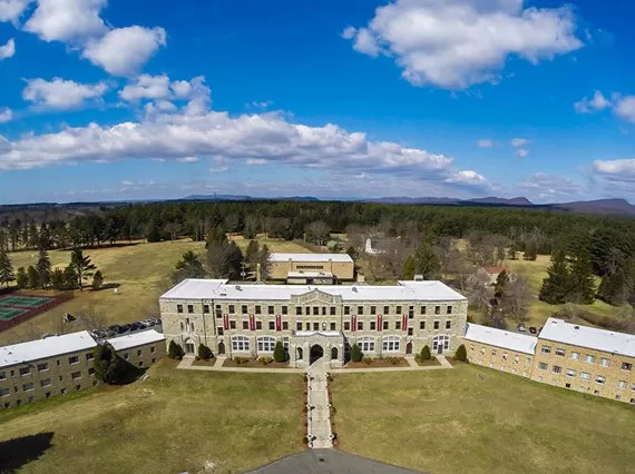 macduffie school1 c570x428